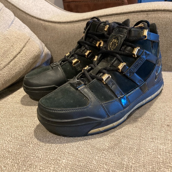 Men’s Nike Zoom LeBron 3 Retro - Picture 2 of 4